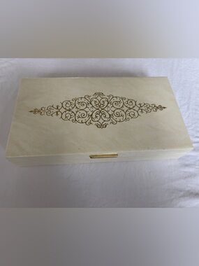 Vintage Tundra Cream Jewelry Box with Gold Filigree